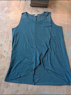 Sleeveless Teal Twist-Front Women's Tank Top